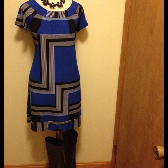 Black blue and white dress - Picture 3 of 4