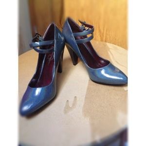 Jessica Simpson Iridescent Pumps!