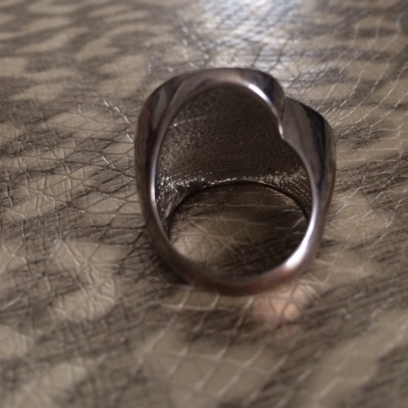 Heart ring - Picture 3 of 3