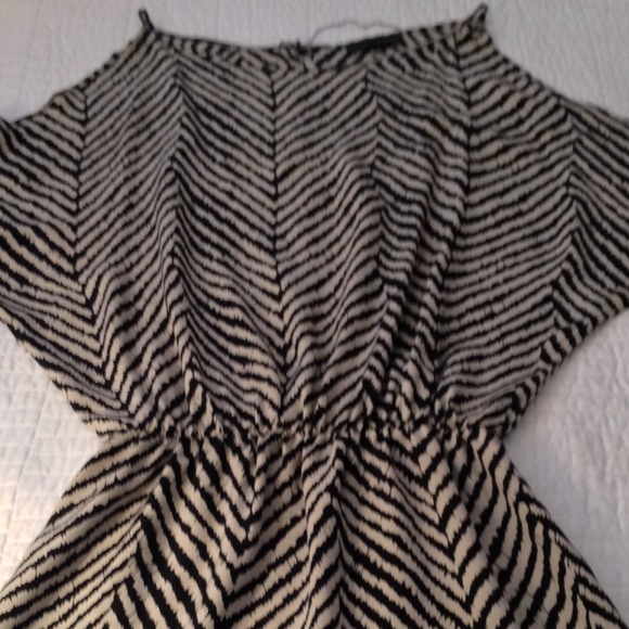 Karina Grimaldi Mini Dress - Picture 4 of 4