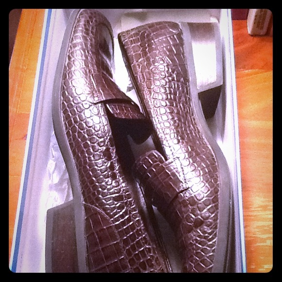 Westies  Dark Brown Leather Croc Loafers size 9