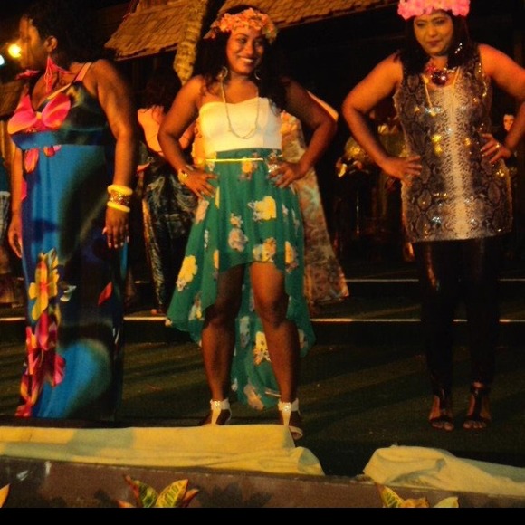 Floral - Picture 2 of 3