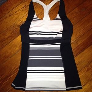 Lululemon Fast Track tank, size 6