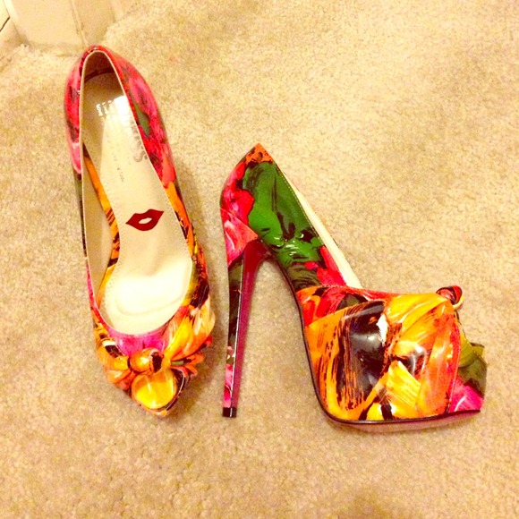 Floral pumps never worn!
