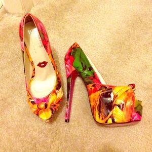 Floral pumps never worn!