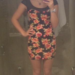 Bodycon dress with a floral print