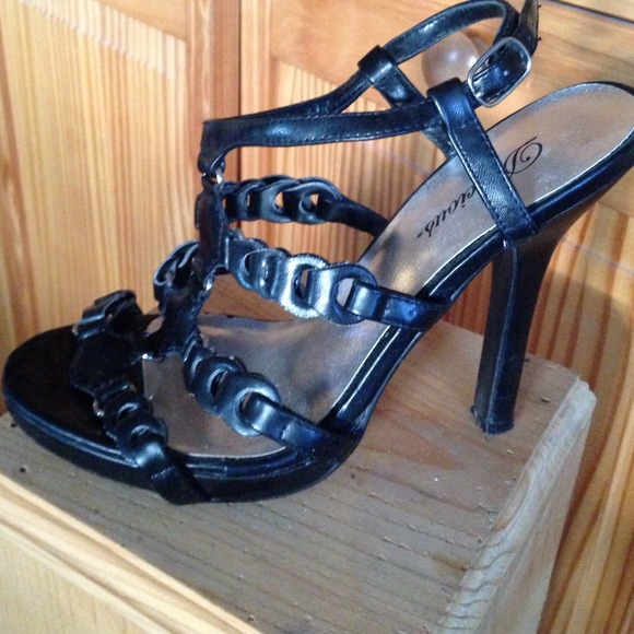 Delicious Shoes - Delicious black gladiator heels 🎉HP