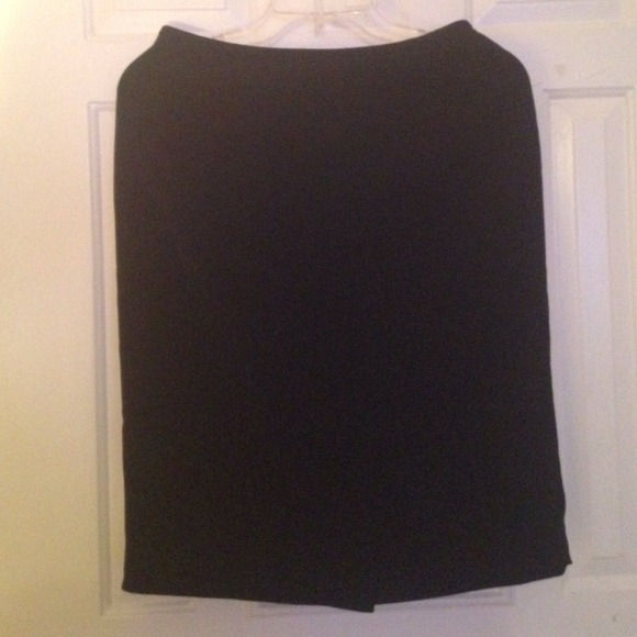 Pencil lined black skirt 4P