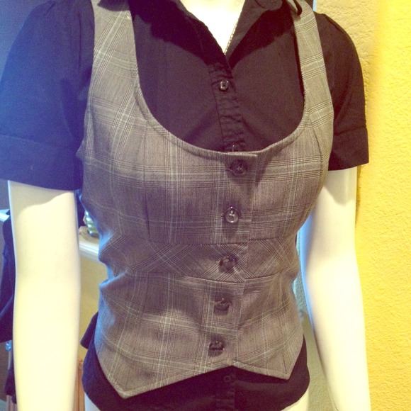 Cute New york & company Vest👌