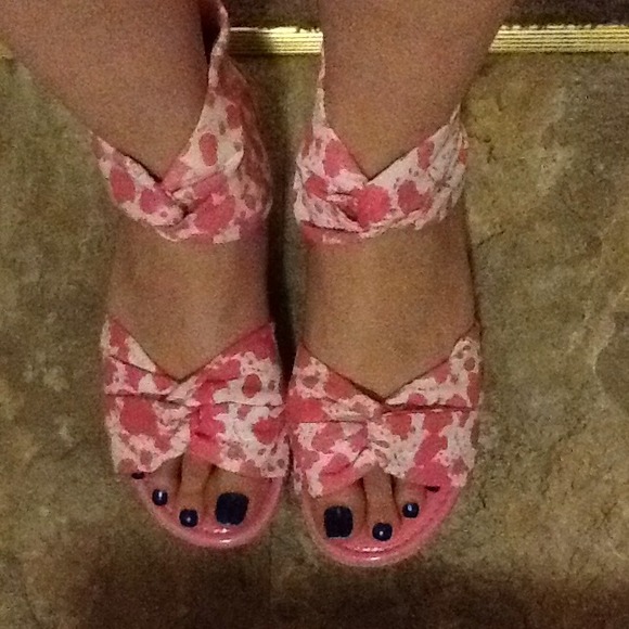 Gap sandal