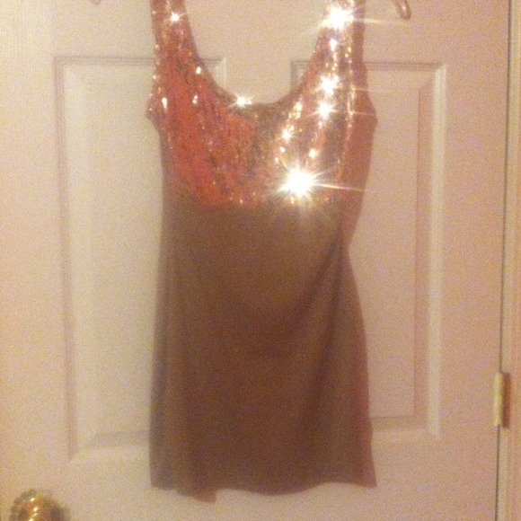 Sexy sequin dress. - Picture 2 of 2