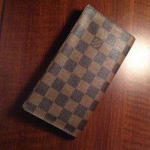 LV wallet sold