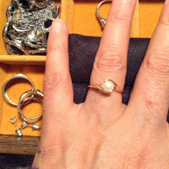 10K Gold solid ring - Picture 3 of 4