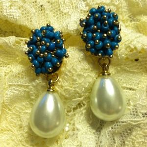 HP 💜 Anthropologie 🎉 Elegant Pearl Drop Earrings