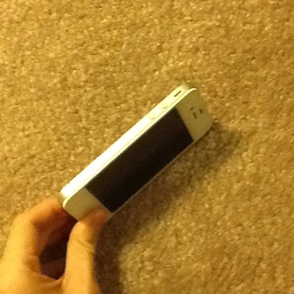 iPhone 4S - Picture 2 of 4