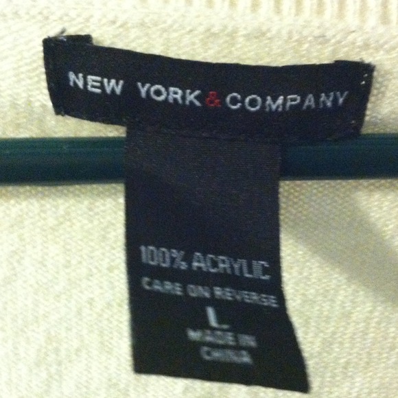 🌸New York and Company sweater 🌸 - Picture 4 of 4