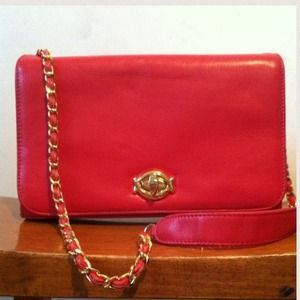 Sold.......G. Bernini handbag🚫$52🚫