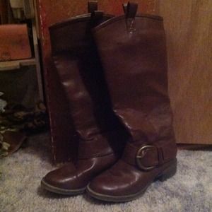 Brown riding boots!!