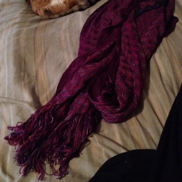 Scarf - Picture 1 of 2