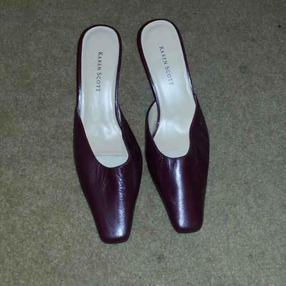 Karen scott wine colored pumps