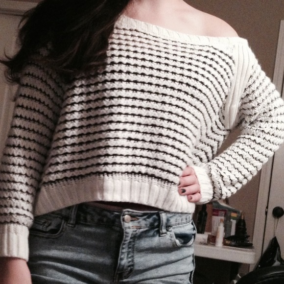 Cute grungy rubbish sweater ♡ ♡
