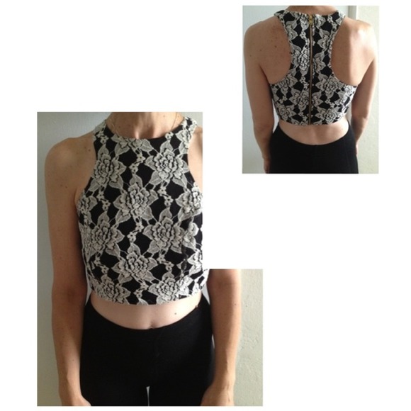 LF fashion tank w/creme lace flowers - Picture 3 of 3