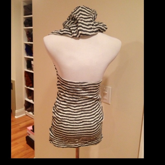 Bundled 🎉HP🎉 NWOT BEBEsleeveless/backless top - Picture 4 of 4