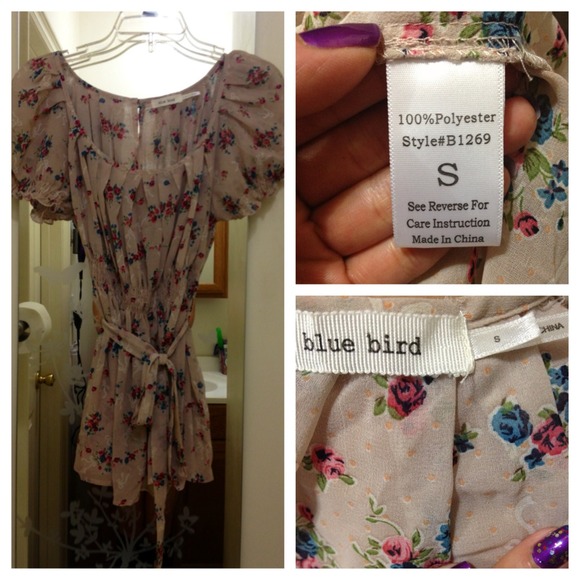 ๐จSOLD IN BUNDLE๐จHP 11/25๐๐โจFloral prints top๐ธ - Picture 2 of 4