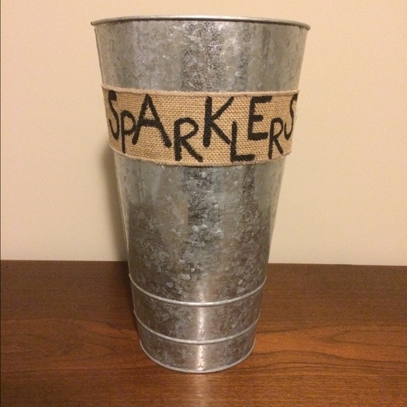 Metal Tin to hold sparklers