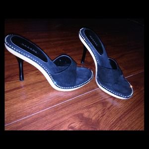 🎉🎉 REDUCED 🎉🎉 Rhinestone heels