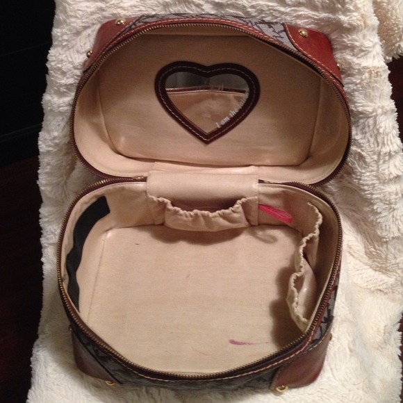 ❌❌SOLD❌❌Juicy Couture Make Up cosmetic Travel Case - Picture 4 of 4