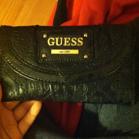 Guess wallet