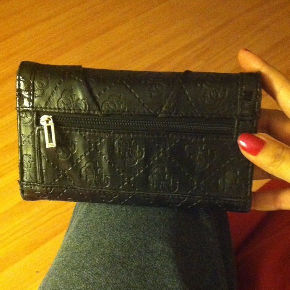 Guess wallet - Picture 2 of 4