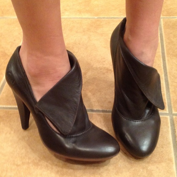 🚫SOLD🚫NEW leather COACH ankle booties! Sz 6 - Picture 4 of 4