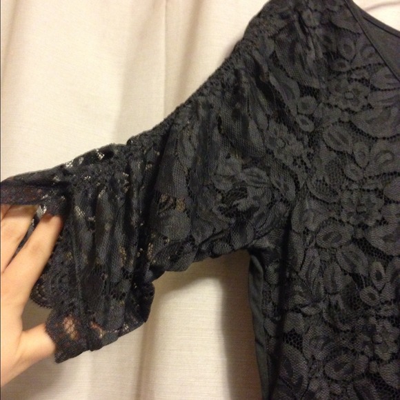 American eagle grey lace top - Picture 2 of 3