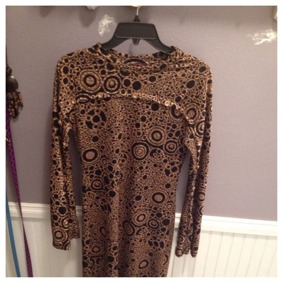 Host pick 🎉🎊🎈Printed gold and blk pencil dress - Picture 2 of 3