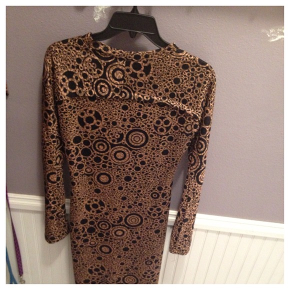 Host pick 🎉🎊🎈Printed gold and blk pencil dress - Picture 3 of 3