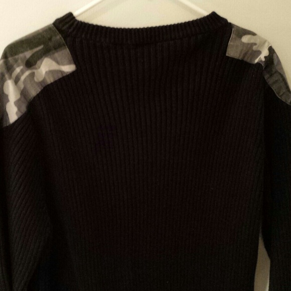 Sweater - Picture 4 of 4