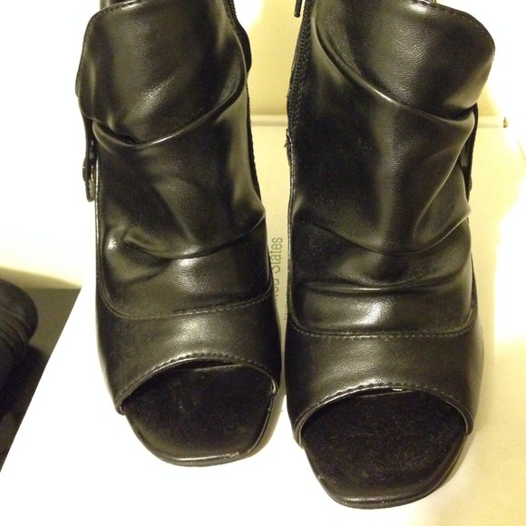 Booties - Picture 4 of 4