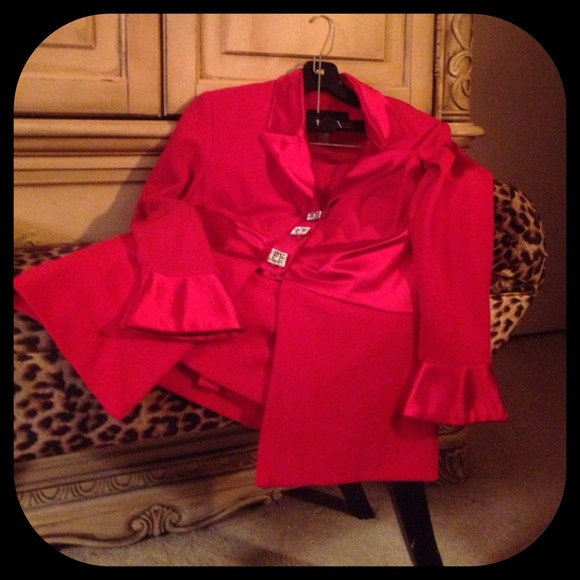 Lipstick red spandex skirt suit satin features - Picture 4 of 4