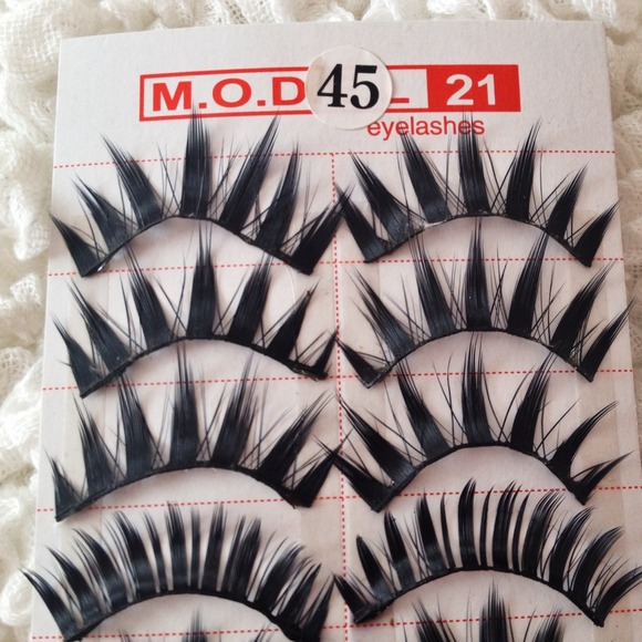 False Eyelashes No. 45