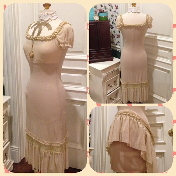 🎀SOLD🎀Gorgeous Peasant Boho Peasant Maxi Dress - Picture 3 of 4