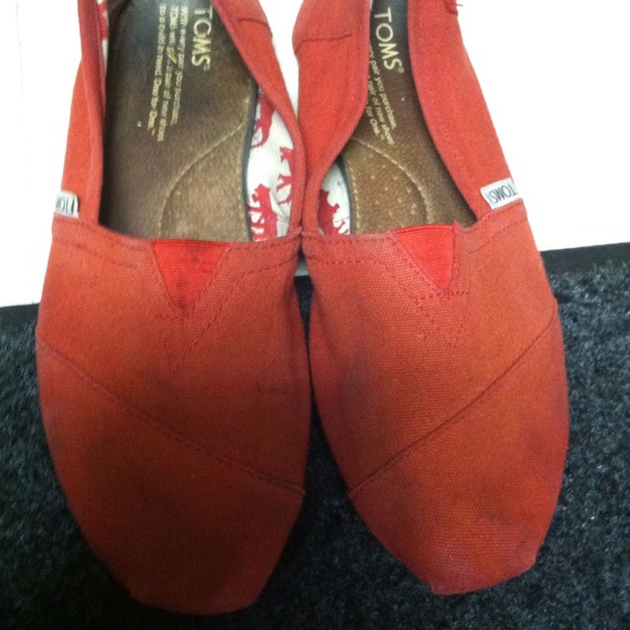 Red Toms.