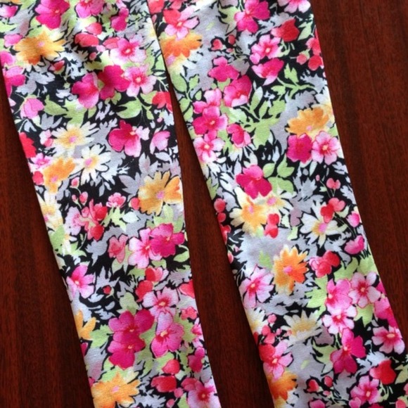 Jackets & Coats - Knee High Silky Floral Socks Jackets & Coats - Knee High Silky Floral Socks