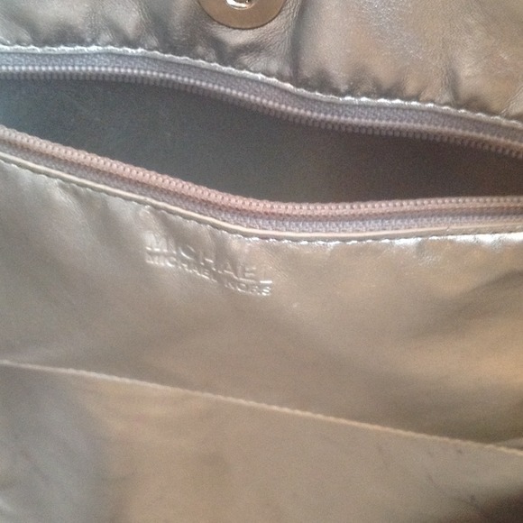 Handbag - Picture 3 of 4