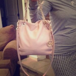 💯 authentic!! Michael Kors leather cross-body