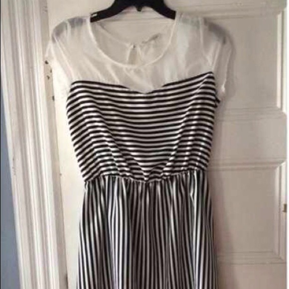 🎀Sexy Open Back Dress🎀 - Picture 2 of 4