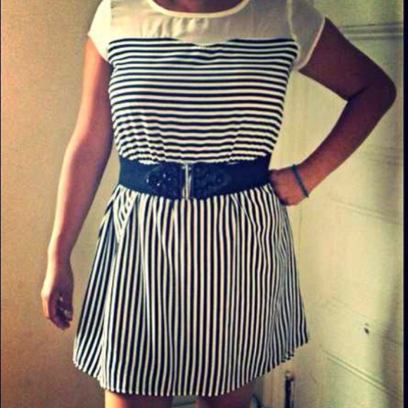 🎀Sexy Open Back Dress🎀 - Picture 4 of 4