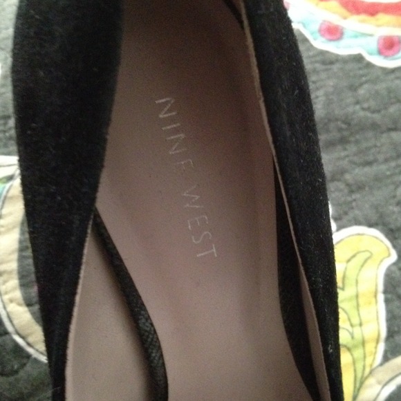 Shoes - Picture 3 of 4