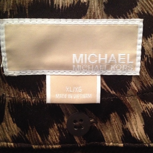 ♥️SOLD♥️ 🎉 HP - 12/29/14 🎉 Leopard Trench coat - Picture 3 of 4